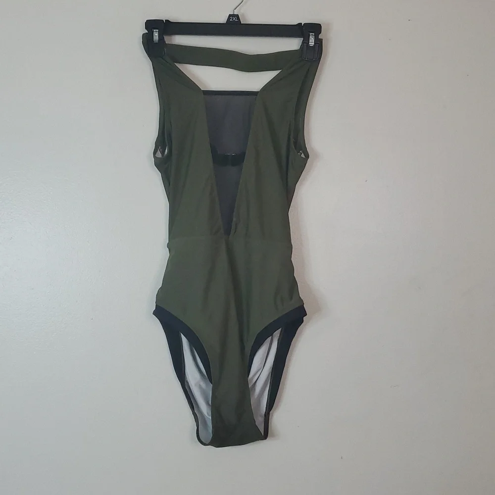 NWT CupShe One-Piece Swimsuit Mesh V Front Open 3 Strap Back Size Medium